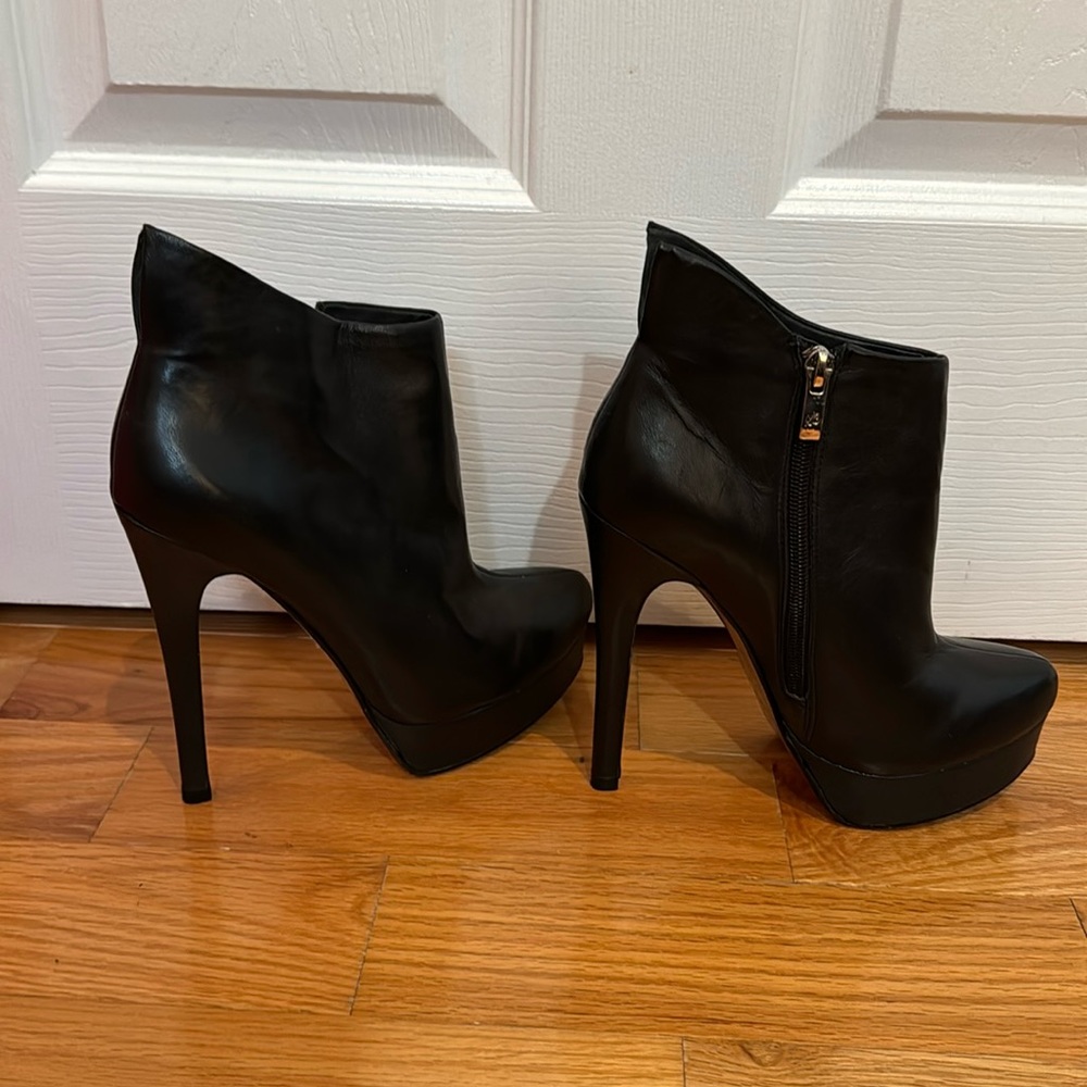 Kristen Cavallari ChineseLaundry booties 7.5